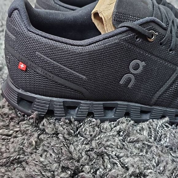 On running Cloud all black . Men's
Size 9.5
New
Box as is( original box , no - Picture 6 of 9